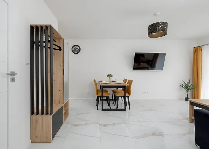 Miedzywodzie Beautiful Apartment With Garden & Parking By Noclegi Renters