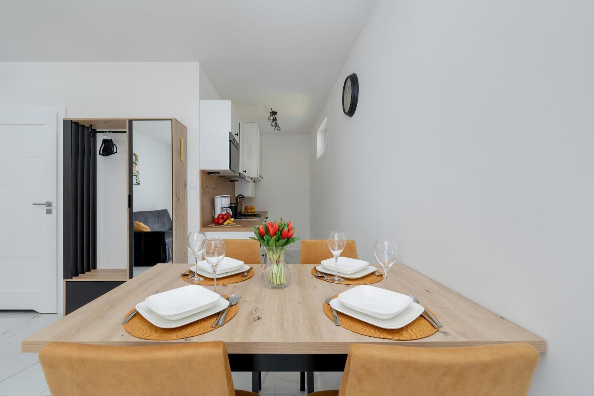 Apartment Beautiful With Garden & Parking By Renters *
