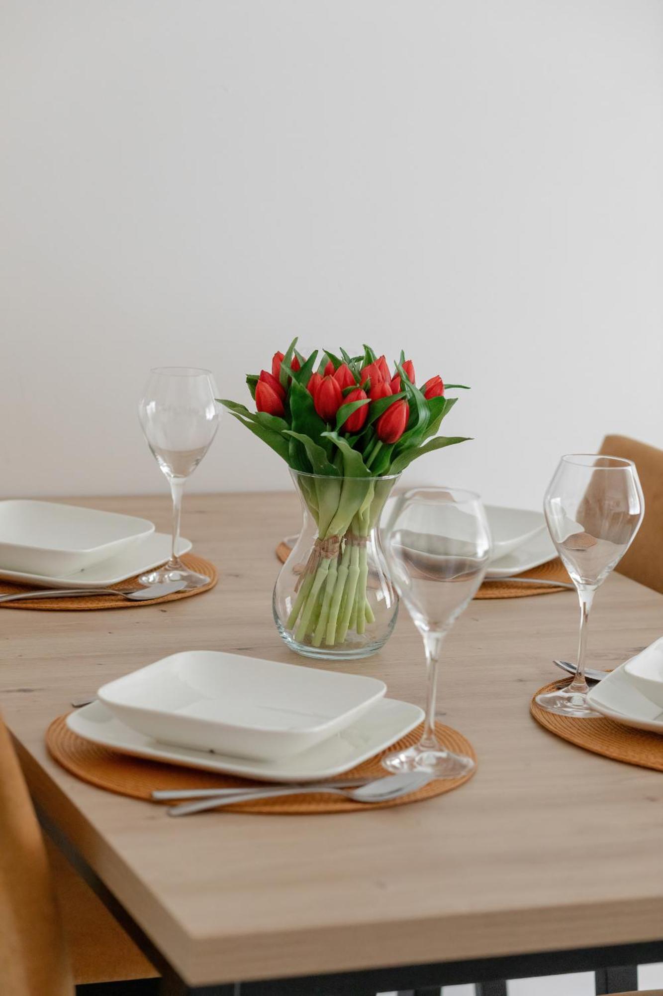 Beautiful With Garden & Parking By Renters *