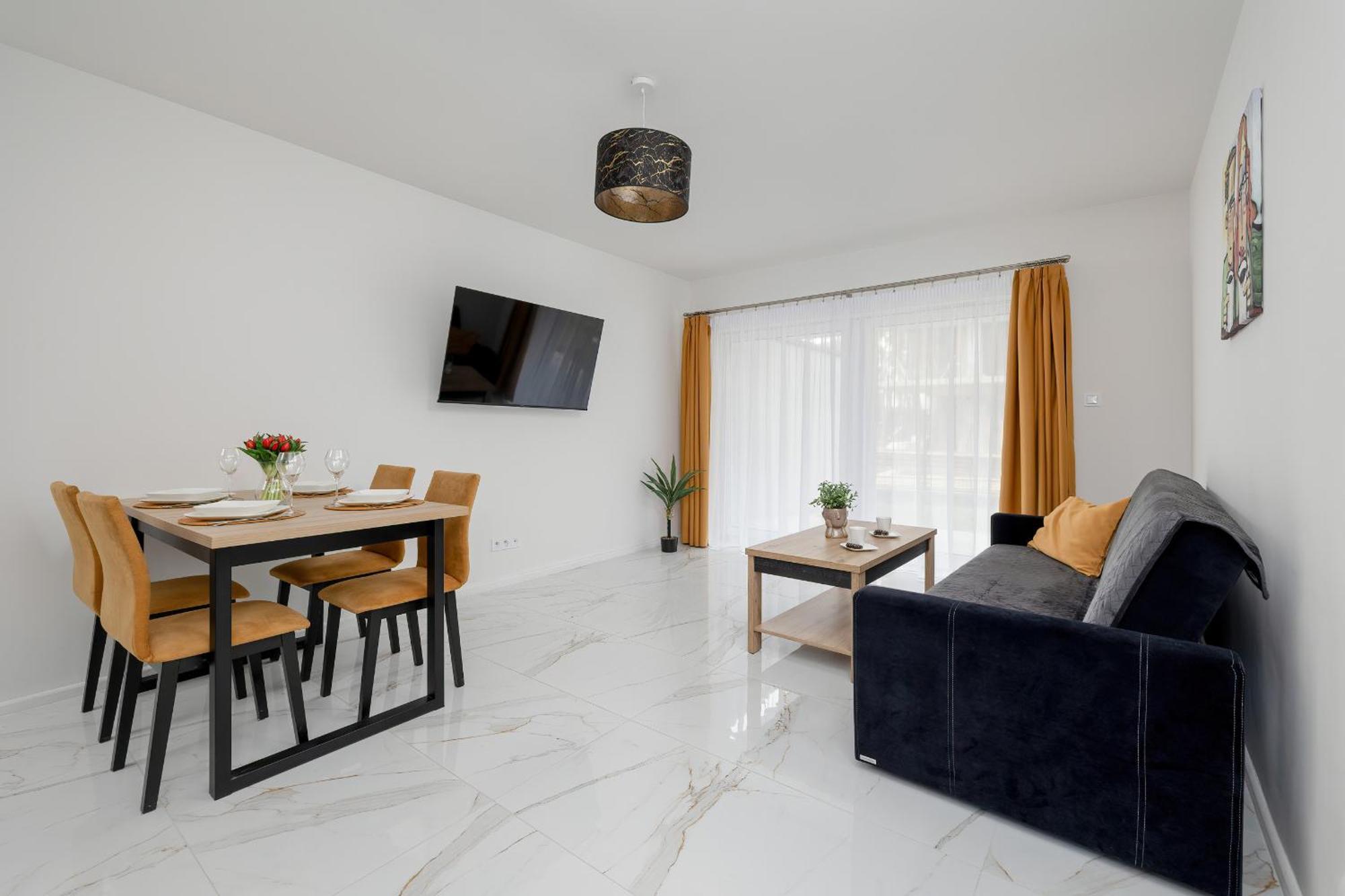 Beautiful With Garden & Parking By Renters Miedzywodzie