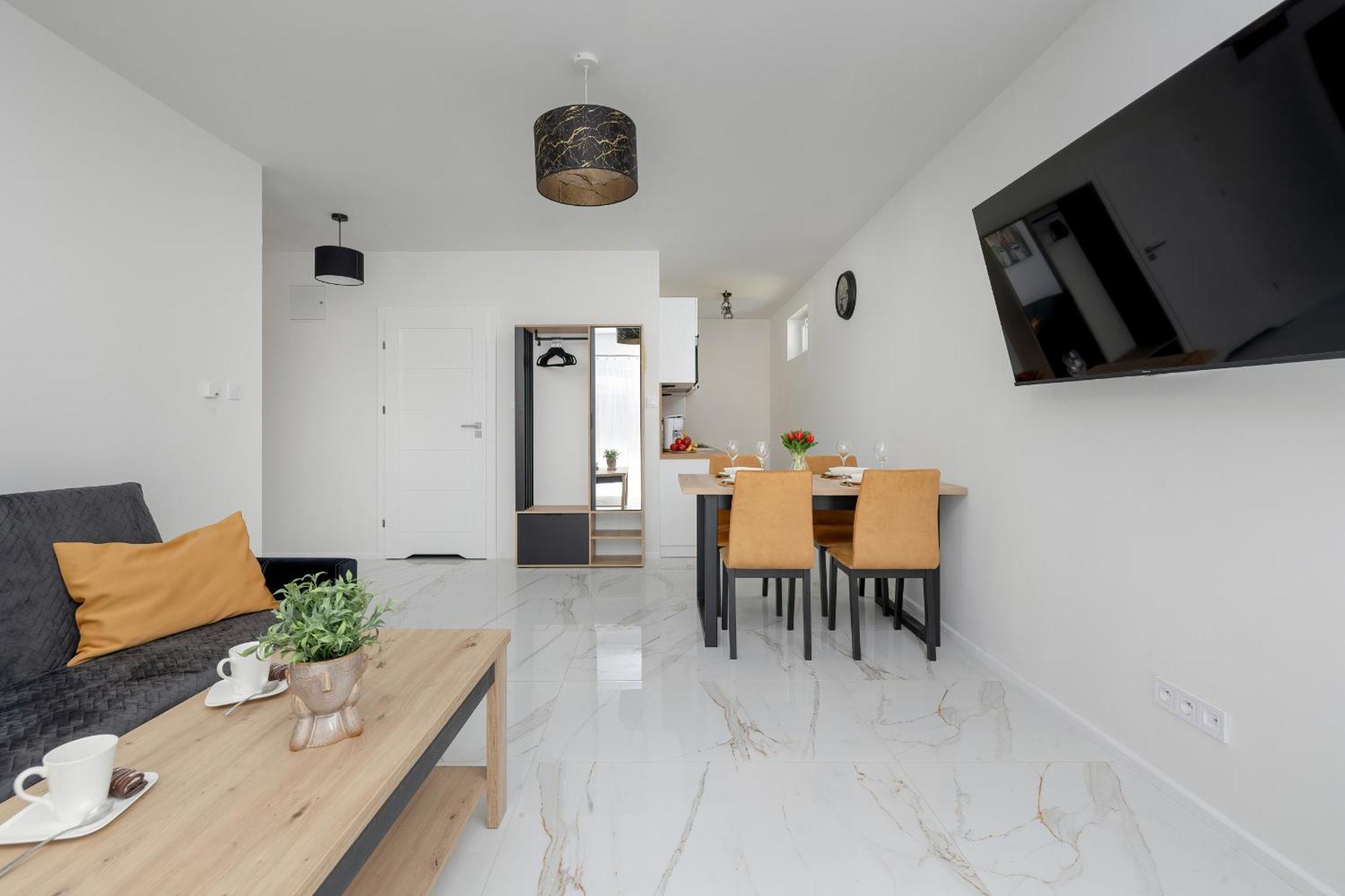 Beautiful With Garden & Parking By Renters Apartment *