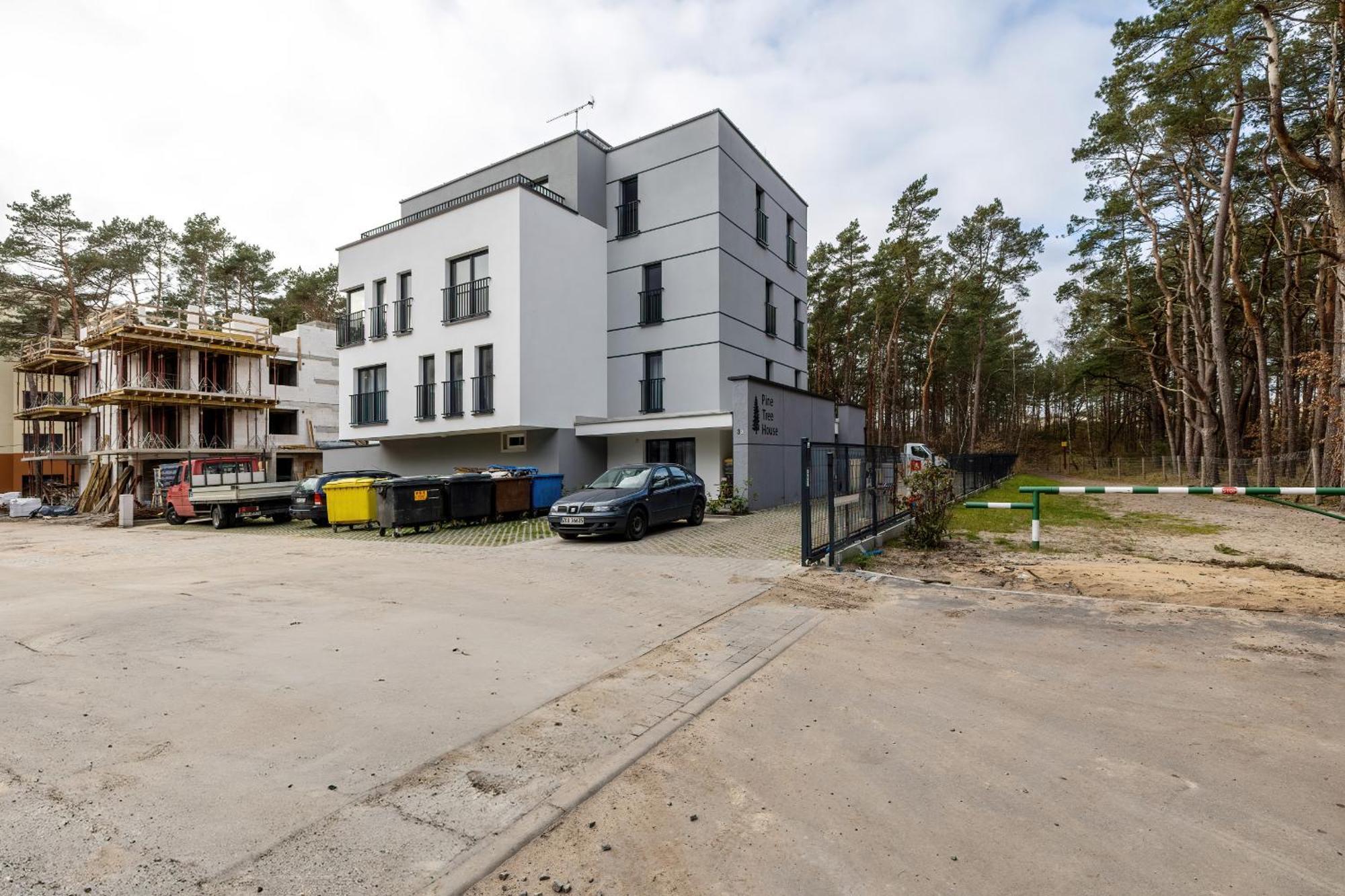 Beautiful With Garden & Parking By Renters * Miedzywodzie